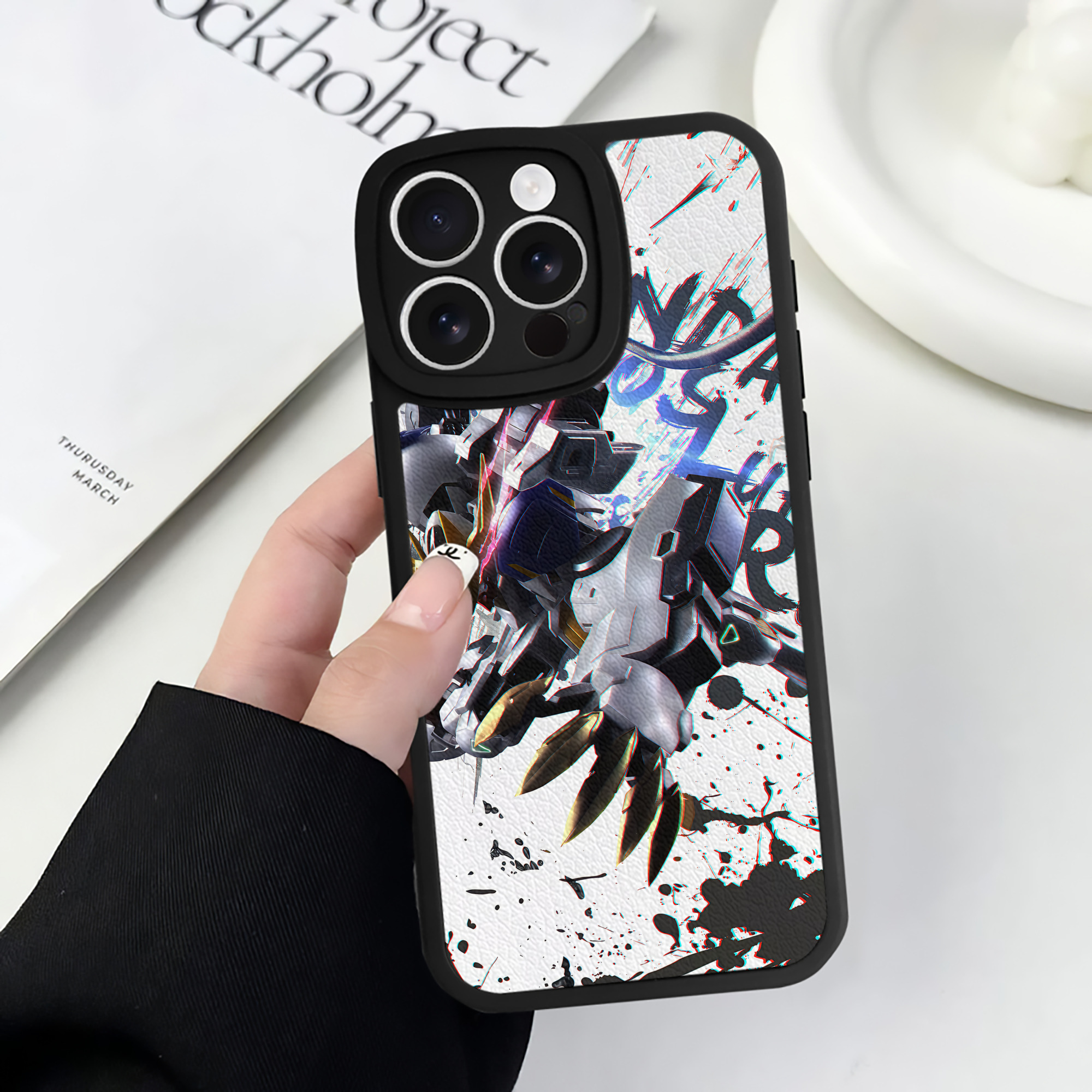 （画像用） 機動戦士ガンダム Mobile Suit Gundam 【iPhone 16シリーズ対応】シリコンスマホケース（レザー調） 材質：シリコン